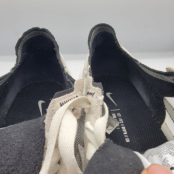 Athletic_Shoes